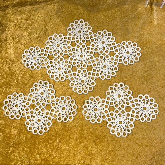 Vintage beautiful handmade crochet doily .Set of 3 . 2 small . 1 large